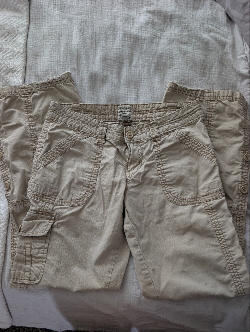 Aeropostale Women's Beige/Tan Cargo Pants - Picture 2 of 4